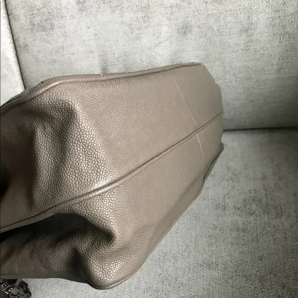 Chanel shoulder bag in grey caviar - Picture 12 of 16
